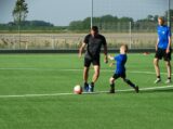 Laatste training S.K.N.W.K. JO10-1 van seizoen 2022-2023 (partijtje tegen de ouders) (142/165)